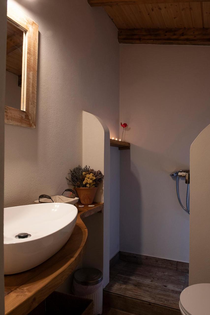 Small Guesthouse In The Garden Amarynthos Extérieur photo